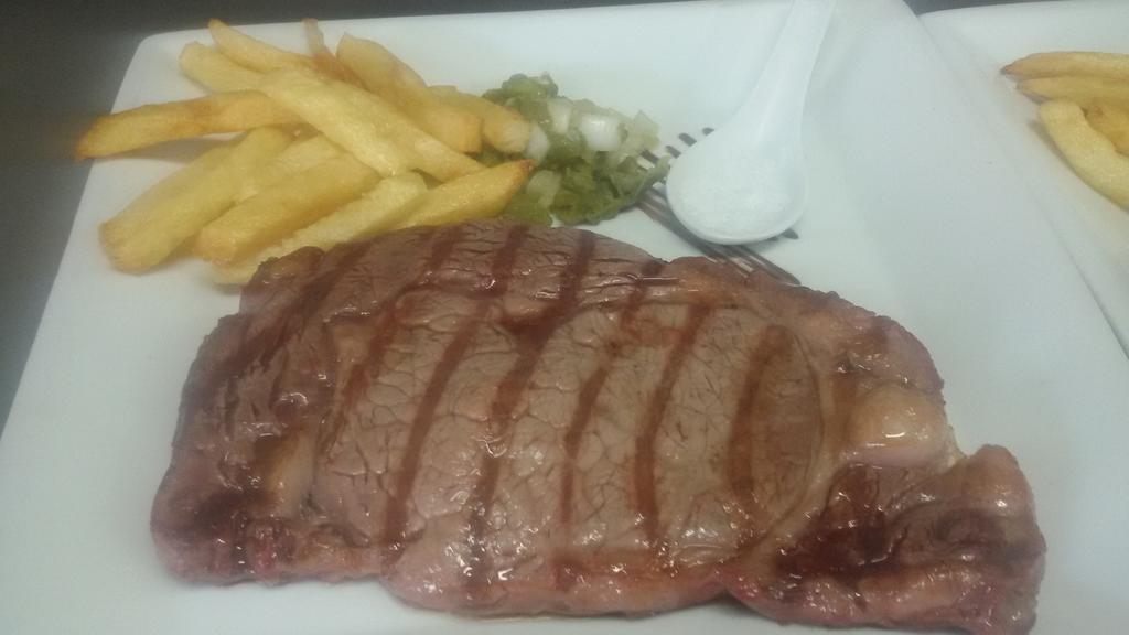 Hotel Restaurante Calderon Arcos de la Frontera Bagian luar foto